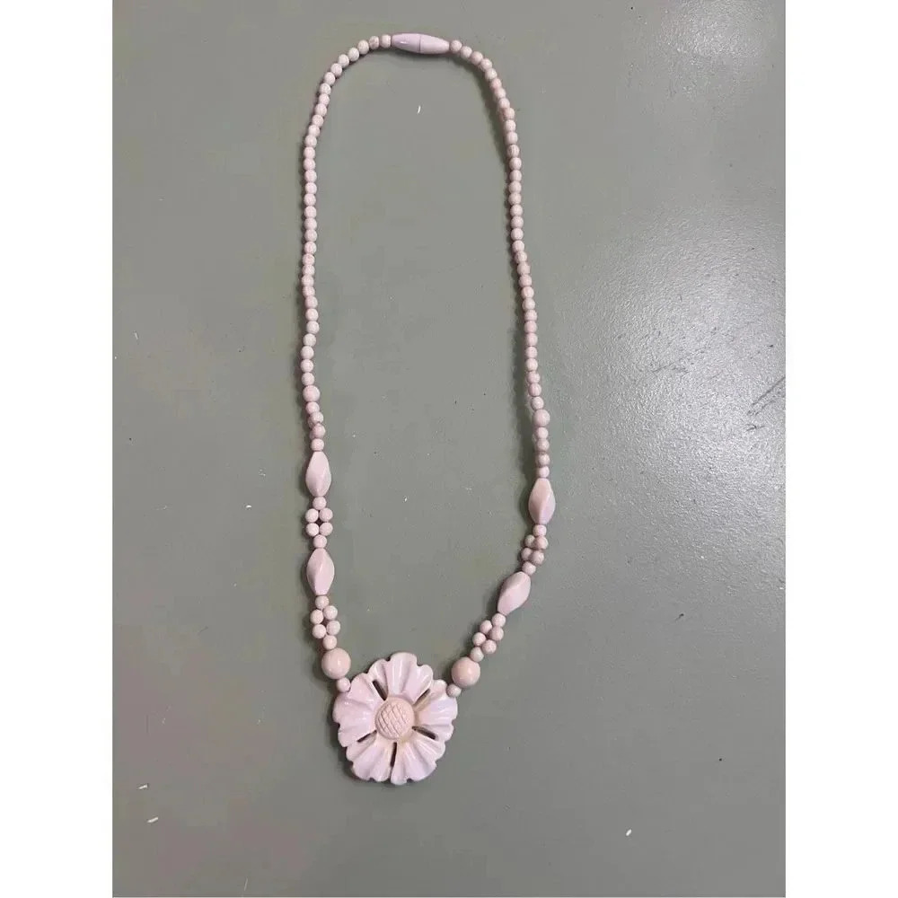 Womenβs Pinkβ Fantastic Vintage Jewelry BeadedβFloral Pearl Necklace